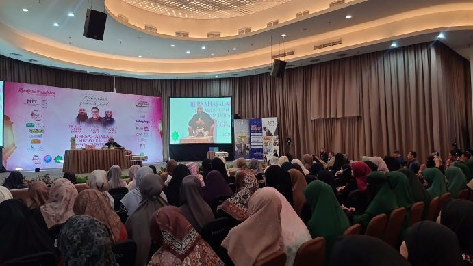 Read more about the article Khadijatee Foundation Sukses Gelar Tarhib Ramadhan 1447 H, 460 Tiket Sold Out dan Antusiasme Jamaah Membludak
