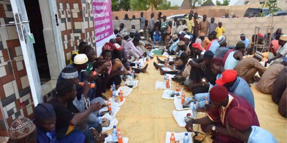 Read more about the article Rangkuman Program Ramadan Khadijatee 1447 H: Berbagi 150 Paket Iftar untuk Keluarga Muslim di Nigeria